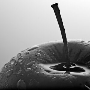 Монохромна ябълка