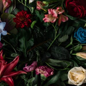 Цветна флорална композиция