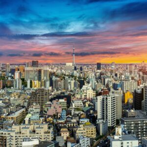 Залез над Токио с кулата Скайтрий и градски панорамен изглед.