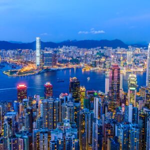 Хонг Конг небостъргачи и Виктория Харбър вечер