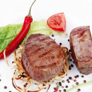 Филе миньон с люто чили и свеж домат