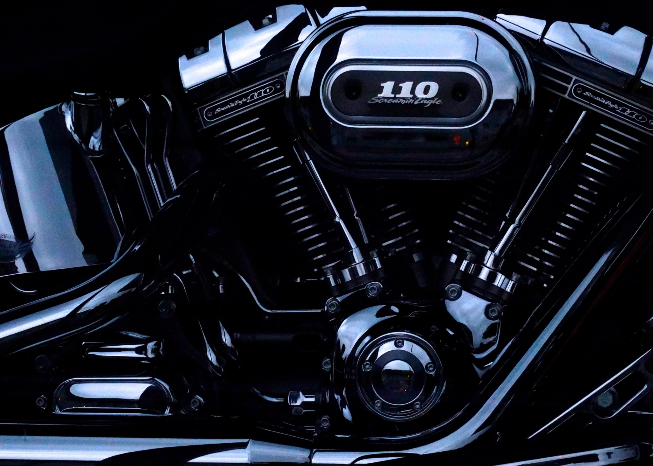 Хромиран Harley-Davidson двигател в близък план