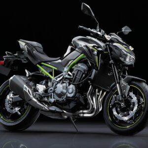 Черно-зелен мотор Kawasaki със спортна визия