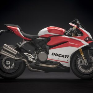 Ducati Panigale спортен мотор в червено и бяло