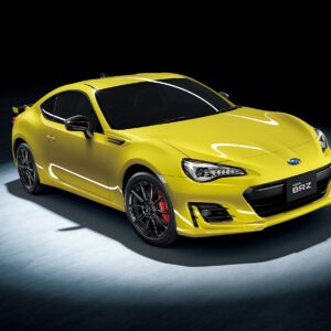Жълт Subaru BRZ с динамичен дизайн