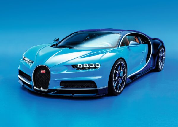 Bugatti Chiron суперавтомобил в синьо-черна комбинация на син фон