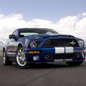 Ford Mustang Shelby GT500 тъмносин спортен автомобил
