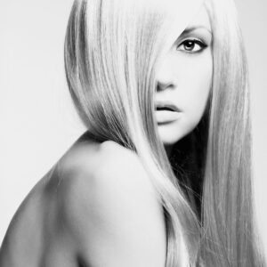 Модна красота в черно-бяло