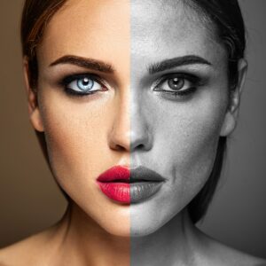 Жена в двуцветен портрет