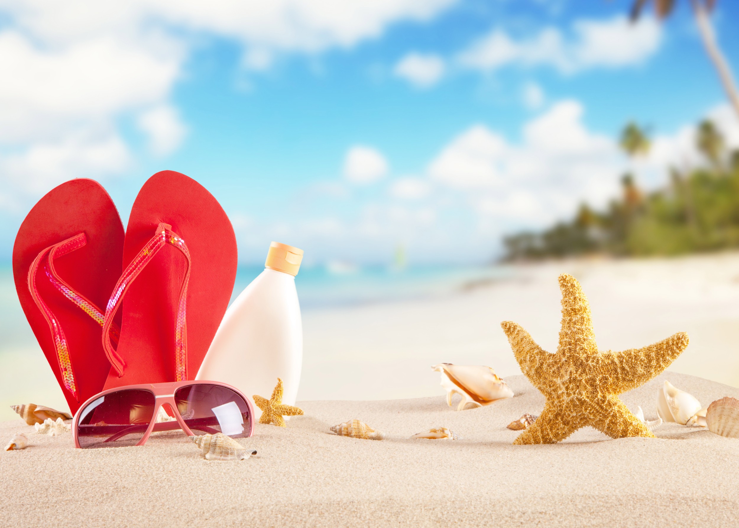 Джапанки и морски акценти върху пясъка