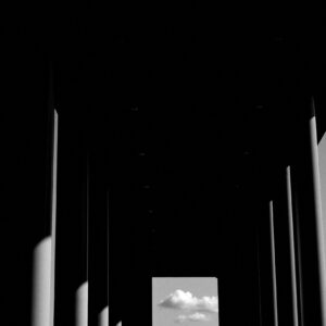 Прозорец към облаците